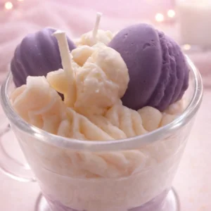 Bougie parfumée mûre et myrtille artisanale dans pot en verre