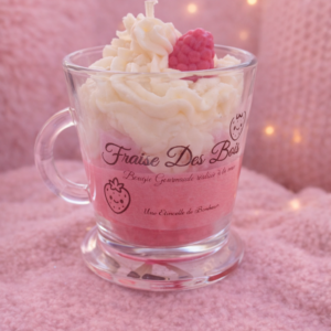 Bougie parfumée fraise des bois artisanale dans pot en verre